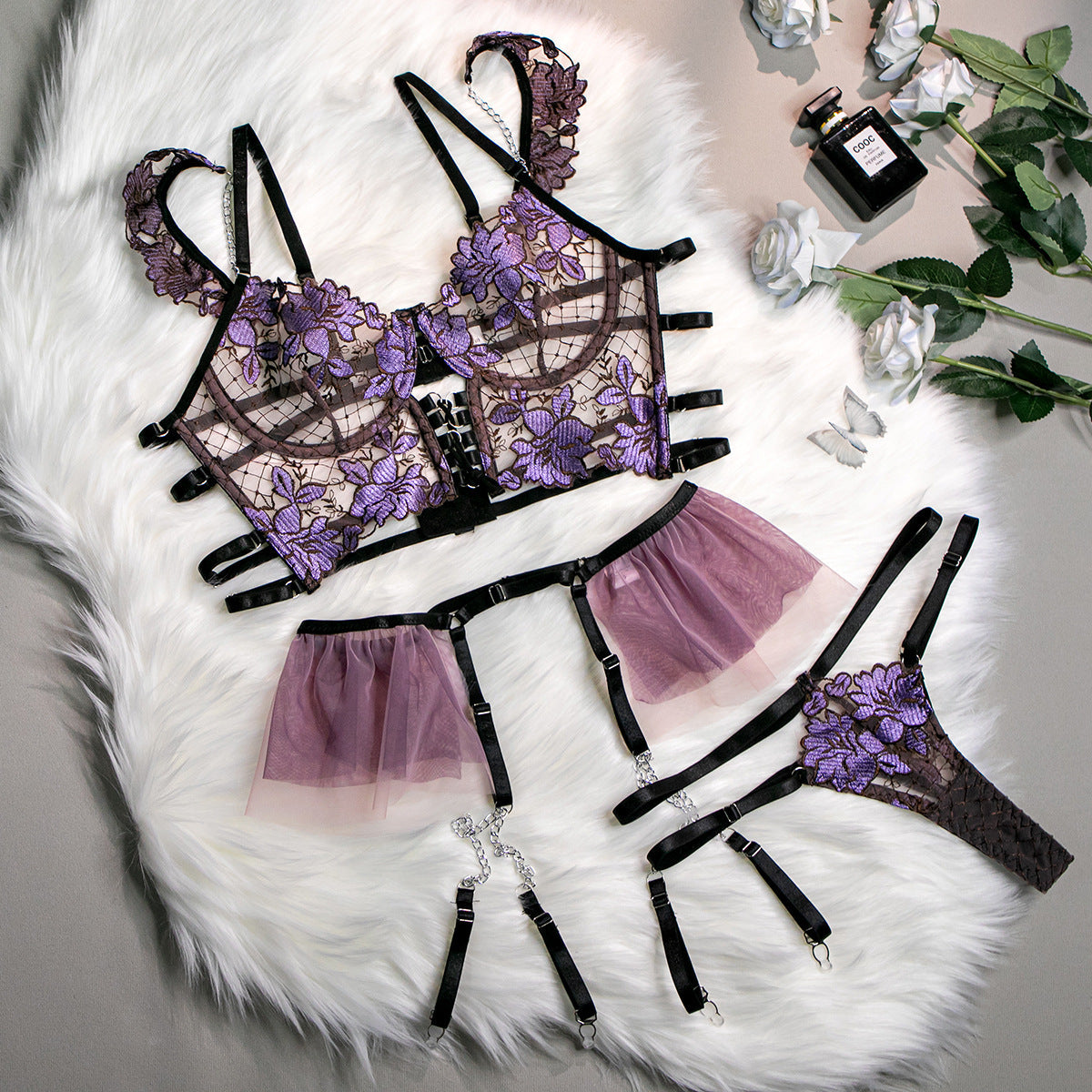 Embroidered Floral Lingerie Set with Chains – 4-Piece Sexy Look